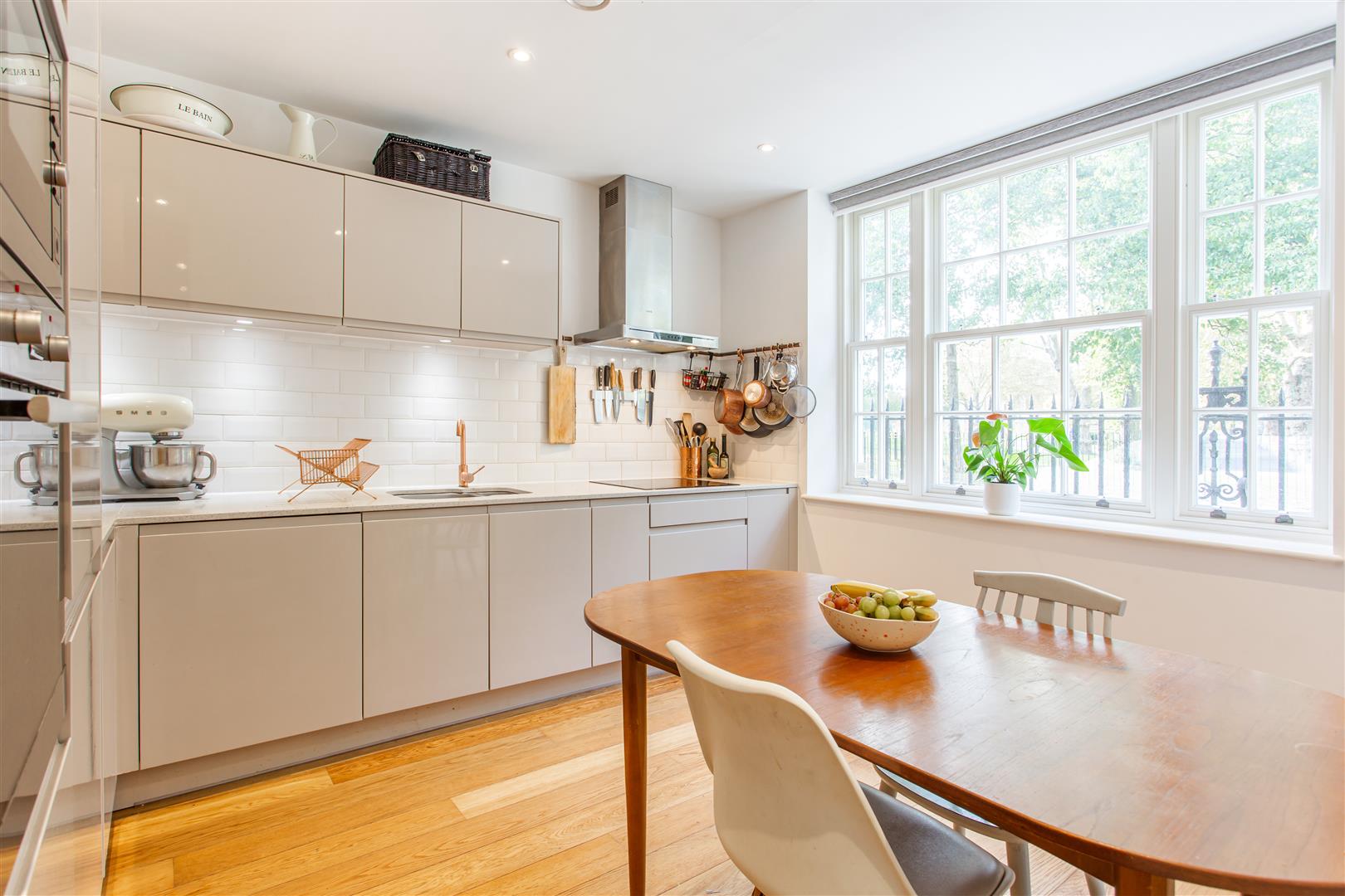 1 bed property in St. Faiths Court, Stepney Green